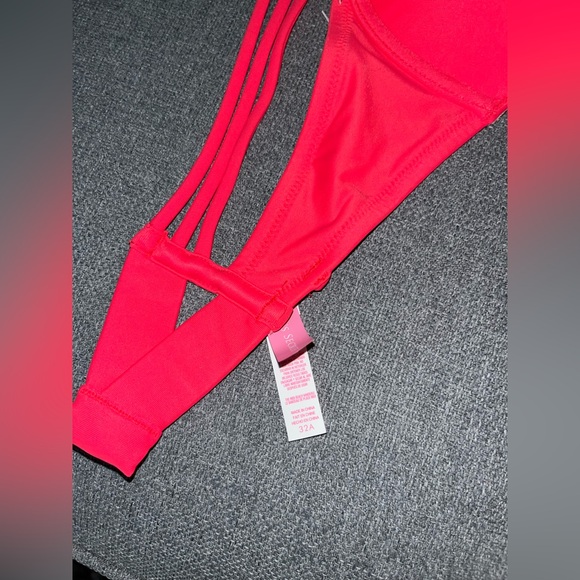 Victoria’s Secret Bikini - Picture 3 of 4